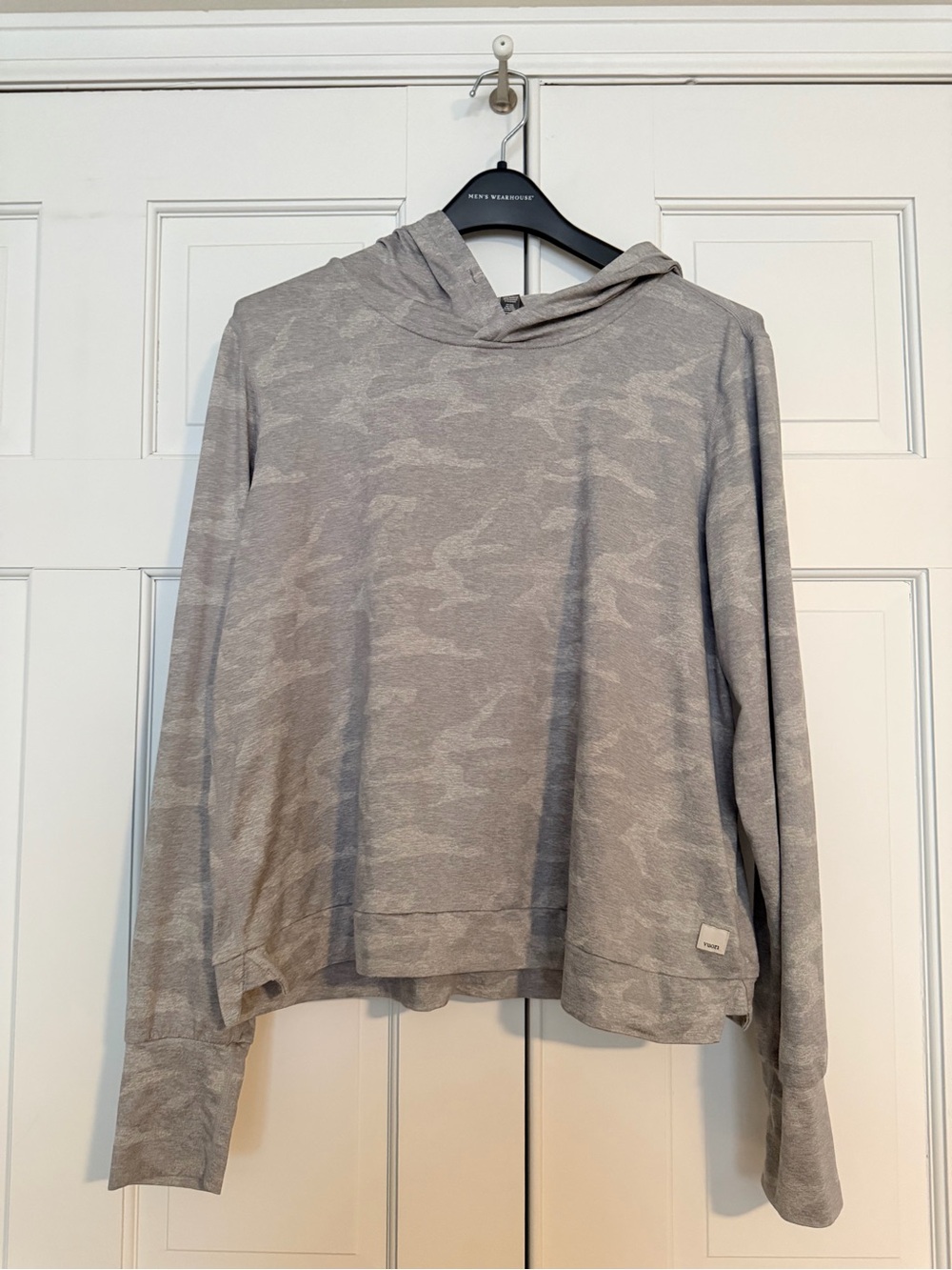 Vuori Light Gray Camo Hoodie Sweatshirt size XL